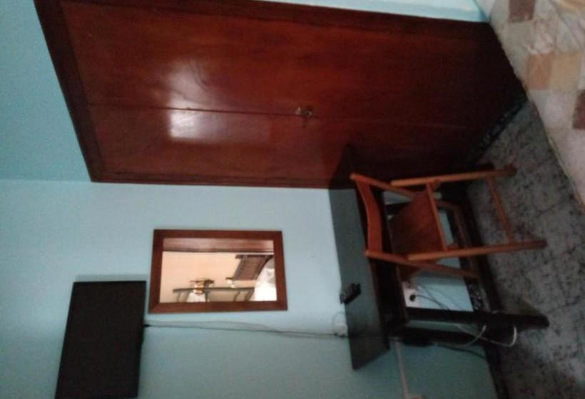 膳宿费 Hostal Can Marinés