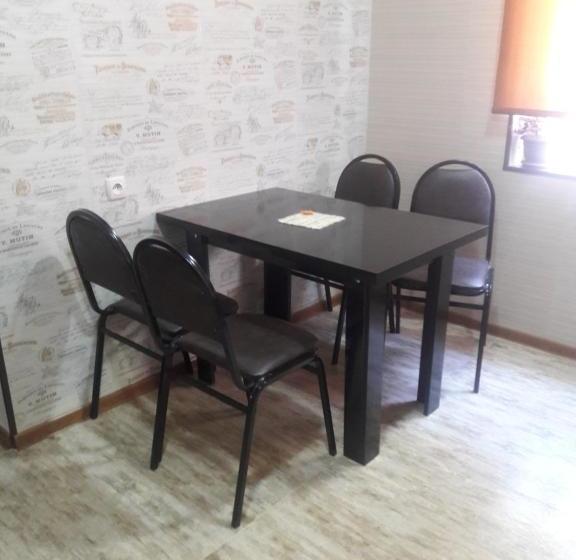 پانسیون Ira & Vaso S Guest House Borjomipark