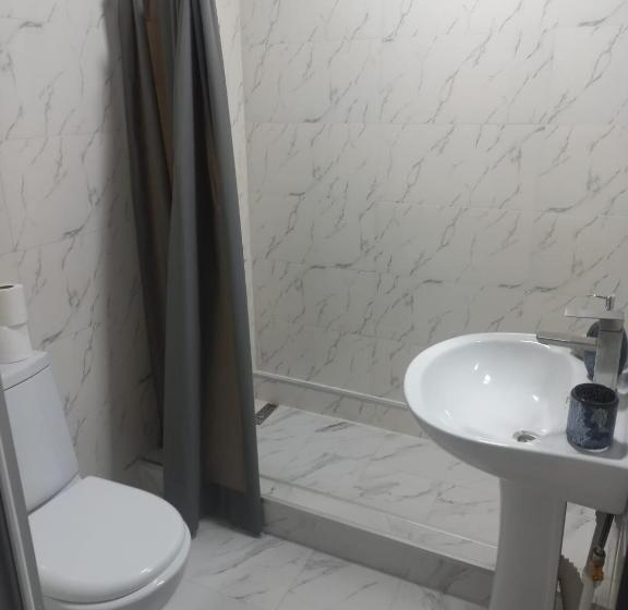 پانسیون Ira & Vaso S Guest House Borjomipark