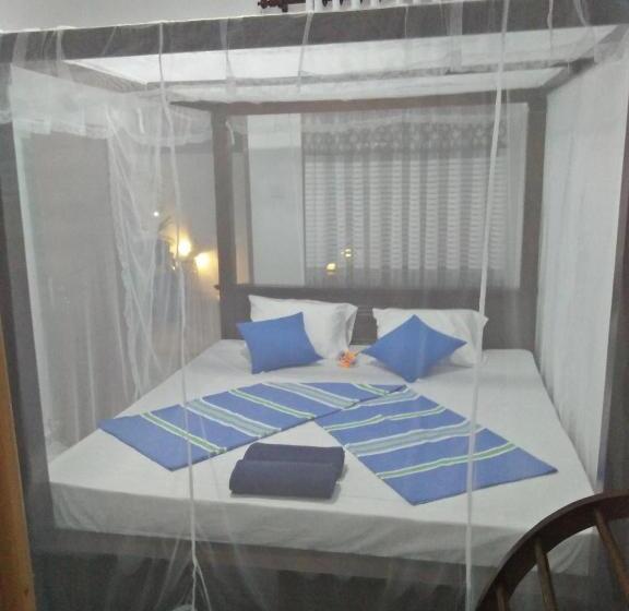 بنسيون Midigama Villa Resort