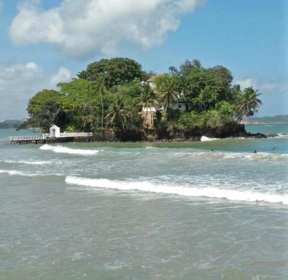 بنسيون Midigama Villa Resort