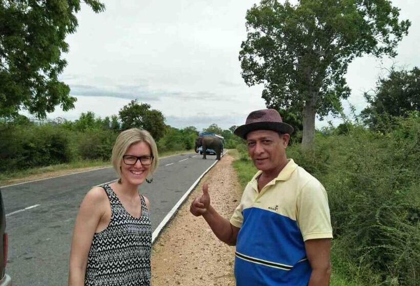 بنسيون Midigama Villa Resort