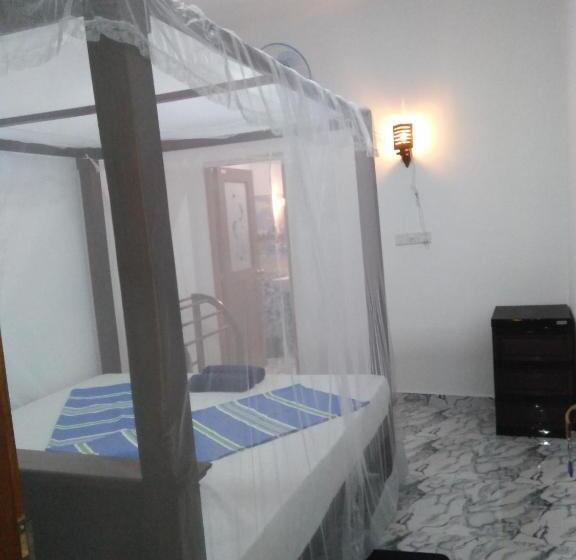 بنسيون Midigama Villa Resort