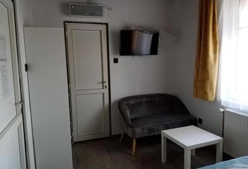 بنسيون Parti Sétány Vendégház