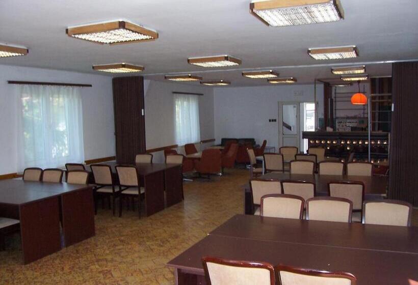 ペンション Parti Sétány Vendégház