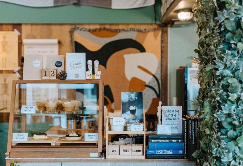 ペンション Pine Cafe &bed