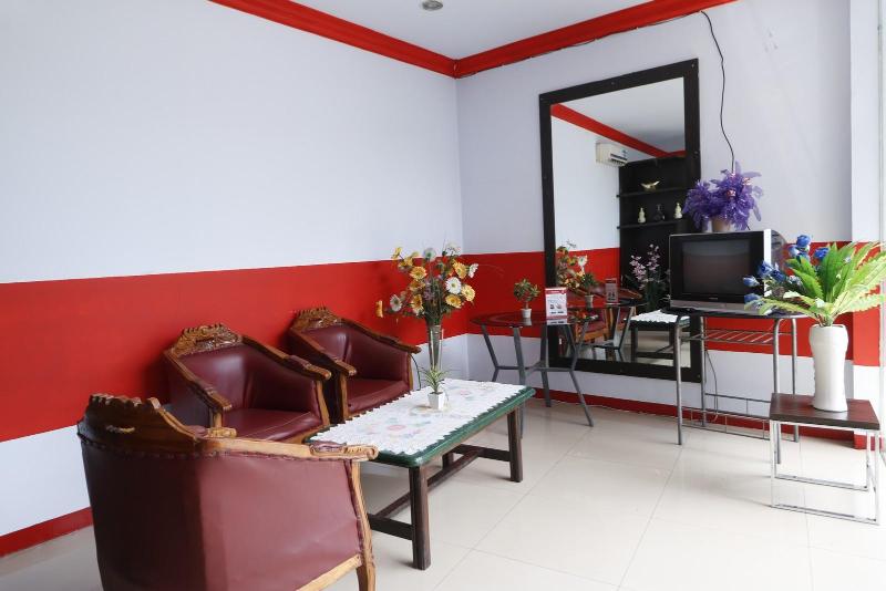 بنسيون Reddoorz Plus @ Samratulangi Manado