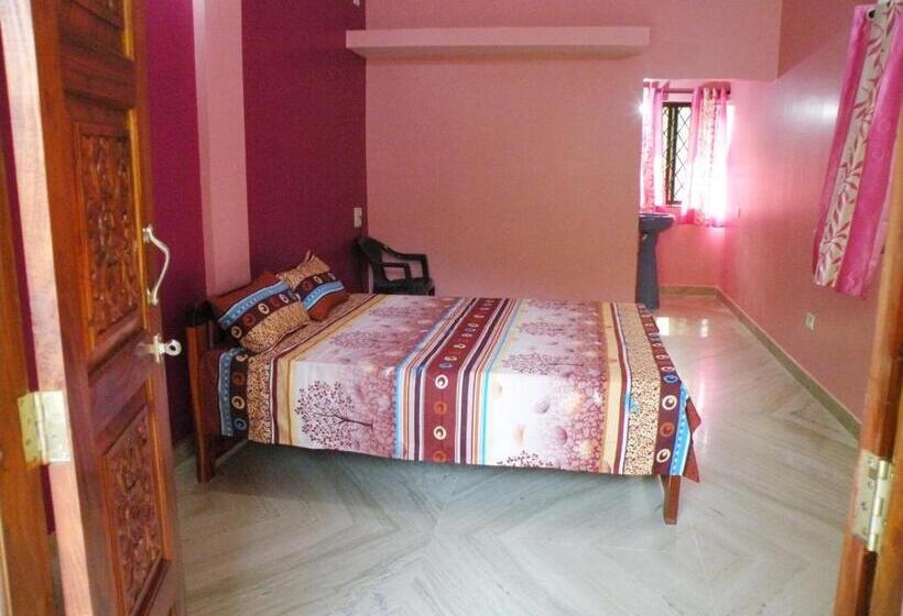 بنسيون Sai Guru Guest House