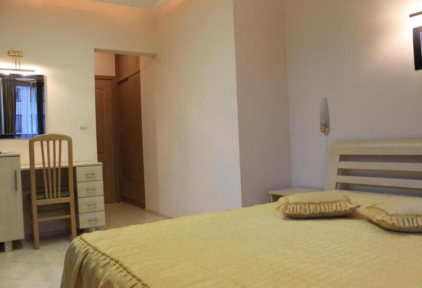 ペンション Stela Guest House