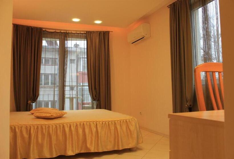 ペンション Stela Guest House