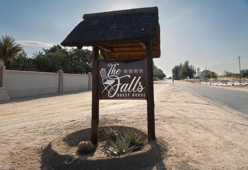 ペンション The Falls Guest House