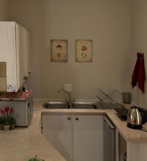 ペンション The Falls Guest House