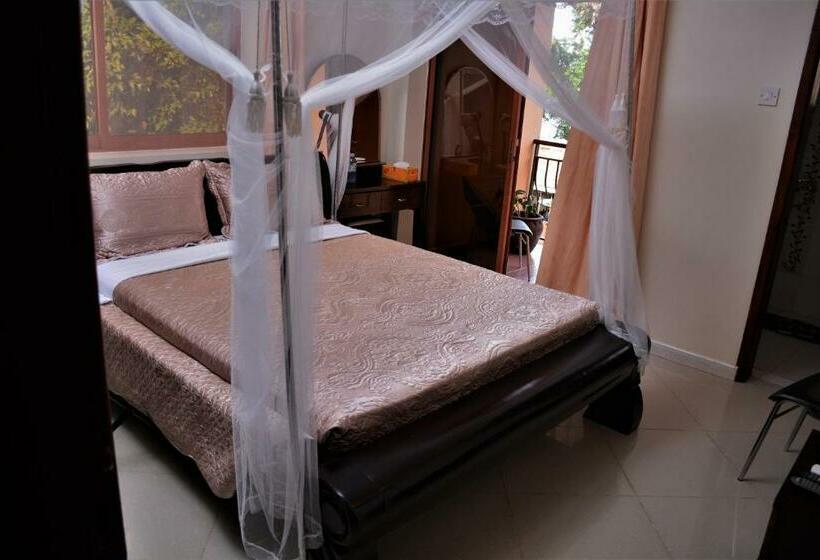 پانسیون The Palms Beach