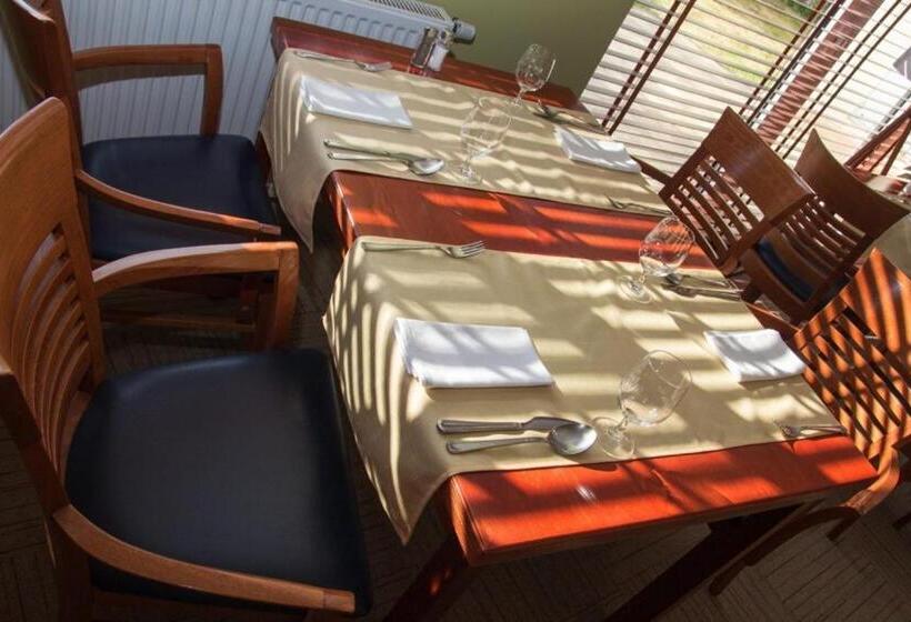 Port Club Pension & Restaurant