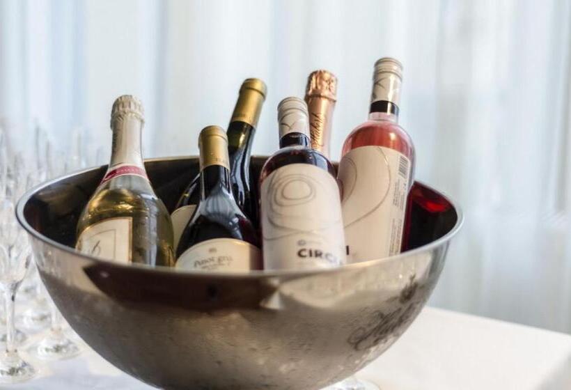 Port Club Pension & Restaurant