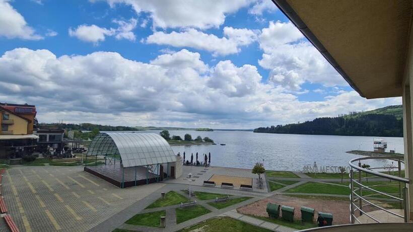 Port Club Pension & Restaurant