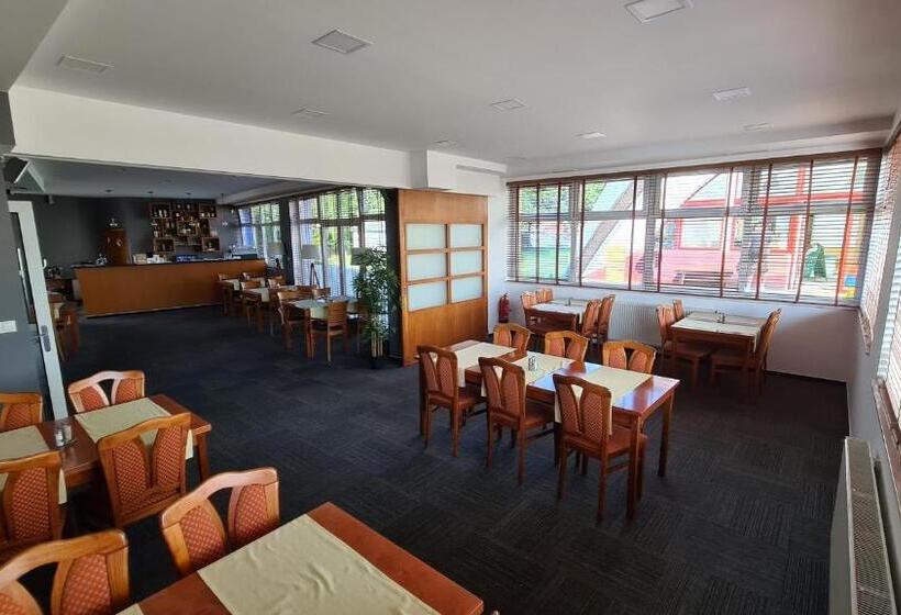 Port Club Pension & Restaurant