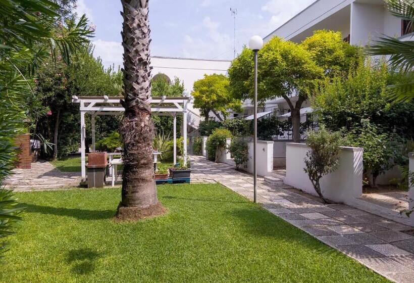 Residence Borgo Latino  Localo