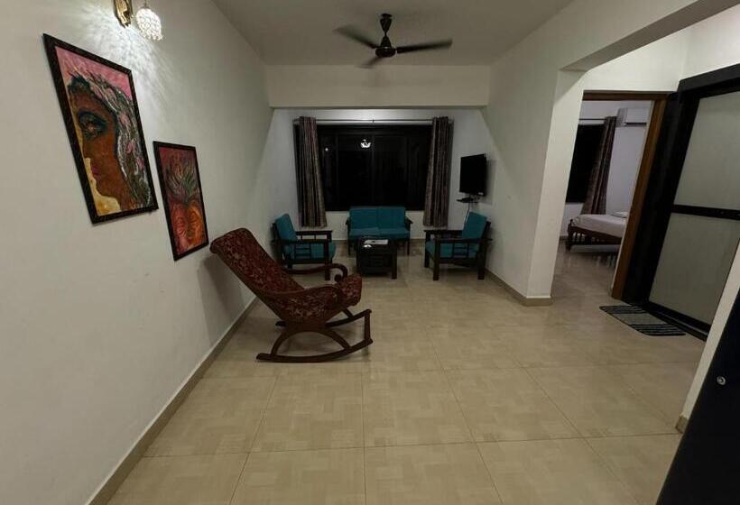 Yoyo Goa, The Apartment