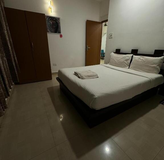 Yoyo Goa, The Apartment