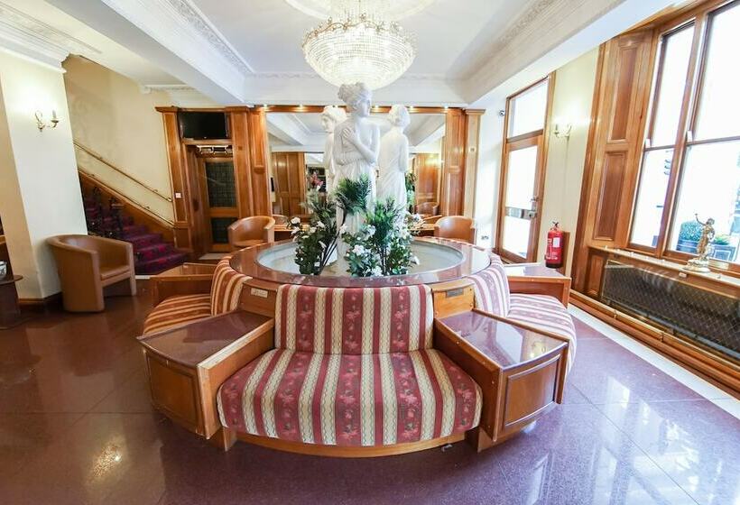 Abbey Court, Hyde Park Hotels