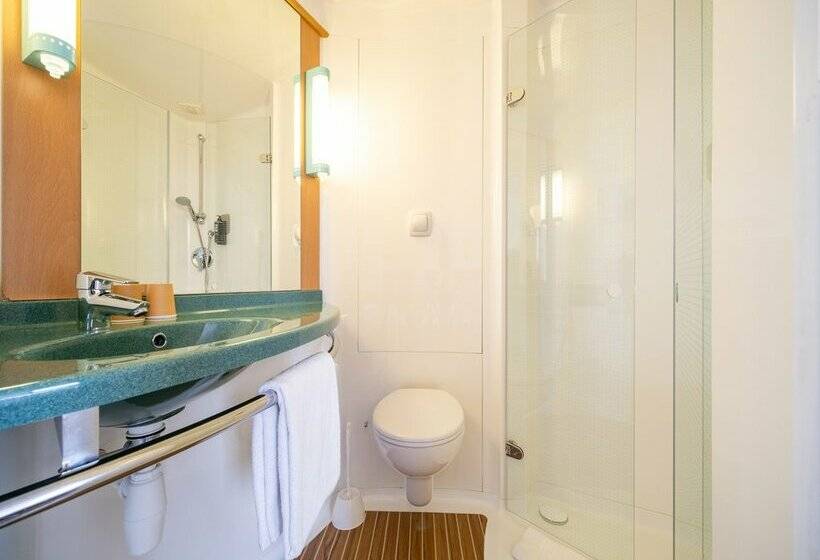 B&B Hotel Calais Terminal Cité de l'Europe 3 étoiles