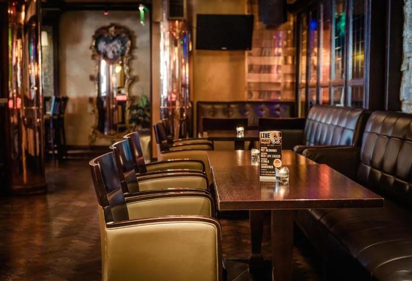 בית מלון כפרי Carnegie Court