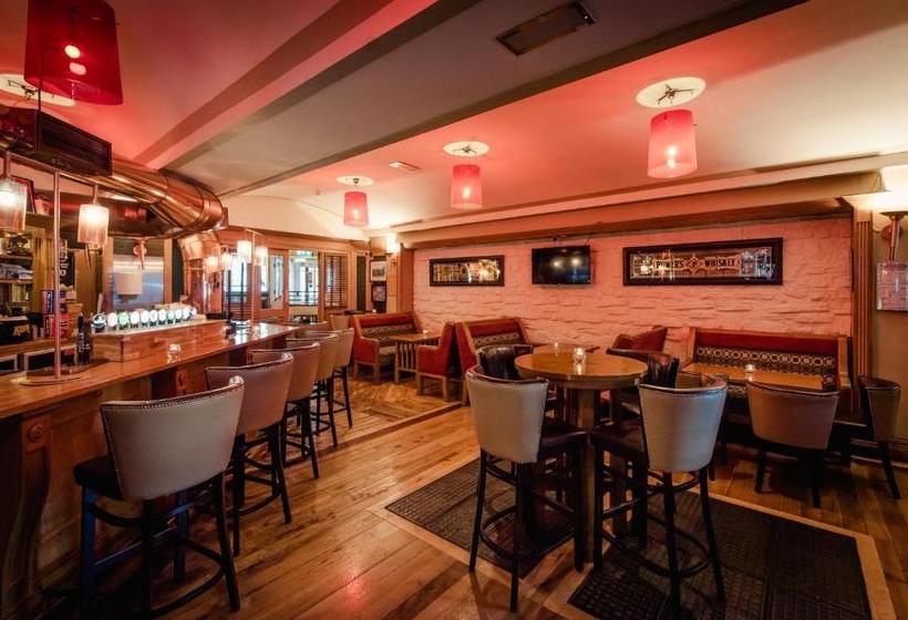 בית מלון כפרי Carnegie Court