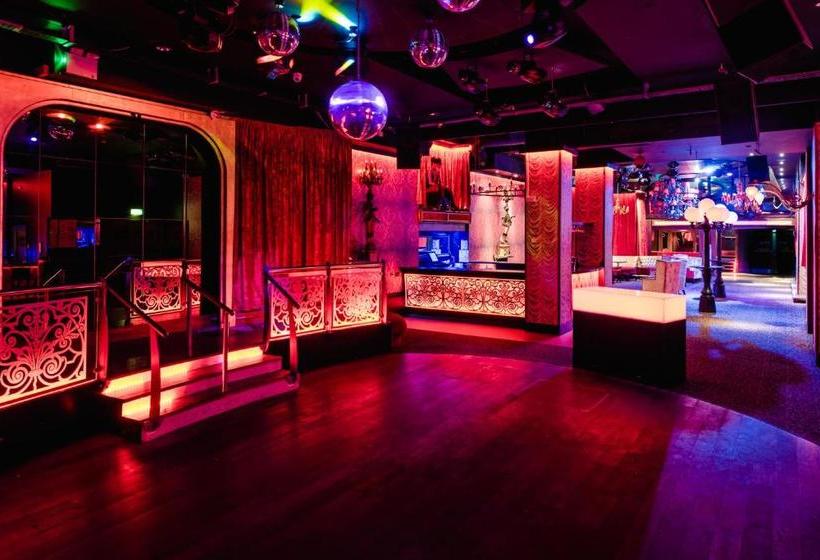 בית מלון כפרי Carnegie Court