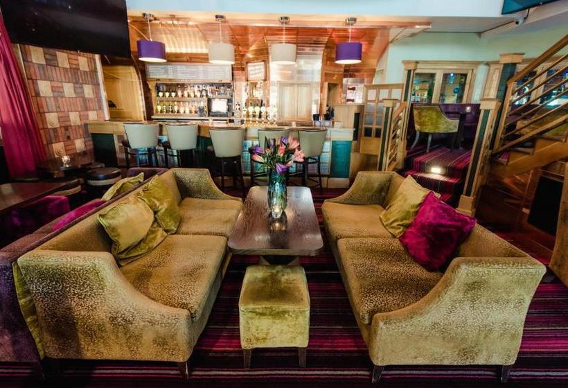 בית מלון כפרי Carnegie Court