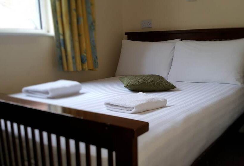 Hazelbrook House B&b