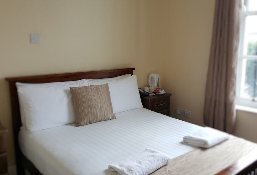 Hazelbrook House B&b