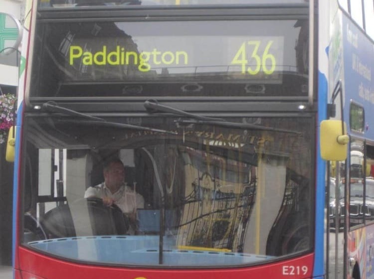 בית מלון כפרי Aaraya London