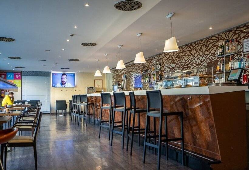 فندق Abba Huesca