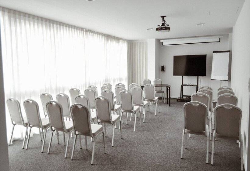 فندق Abba Huesca