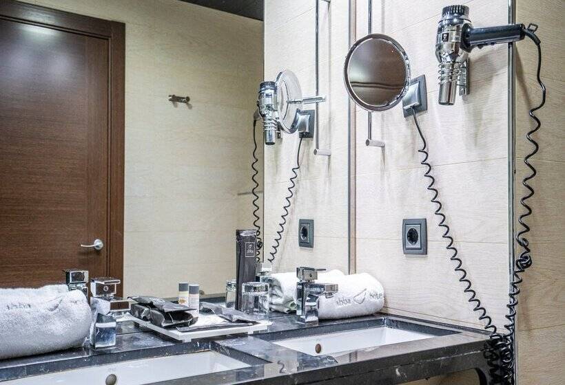 فندق Abba Huesca