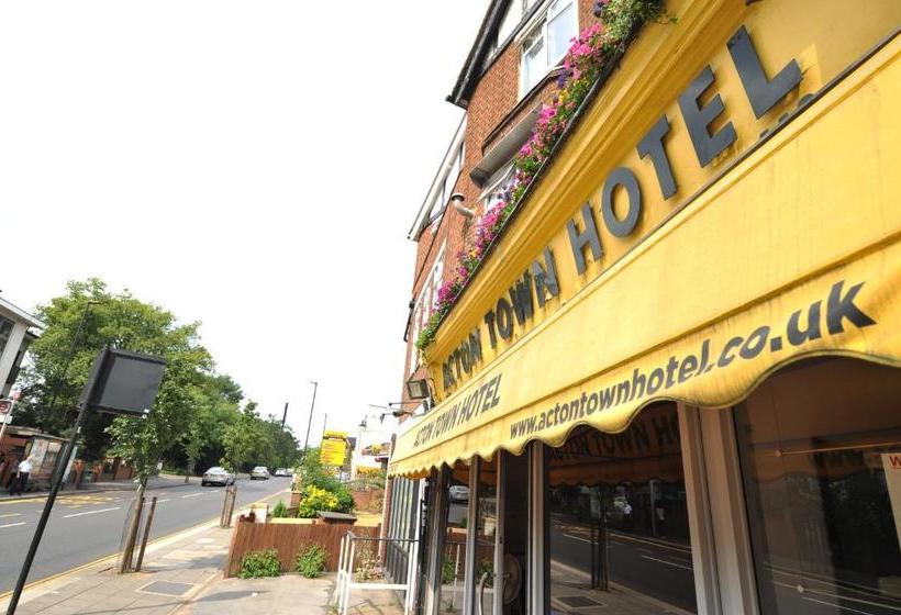בית מלון כפרי Acton Town