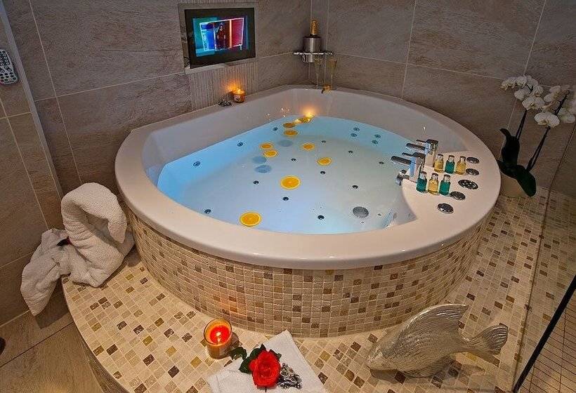 בית מלון כפרי Aphrodites Group