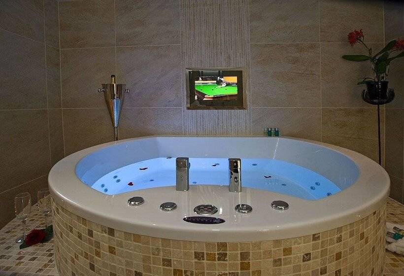 בית מלון כפרי Aphrodites Group