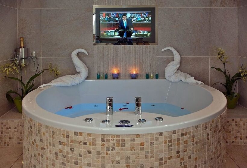 בית מלון כפרי Aphrodites Group