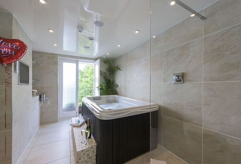 בית מלון כפרי Aphrodites Group