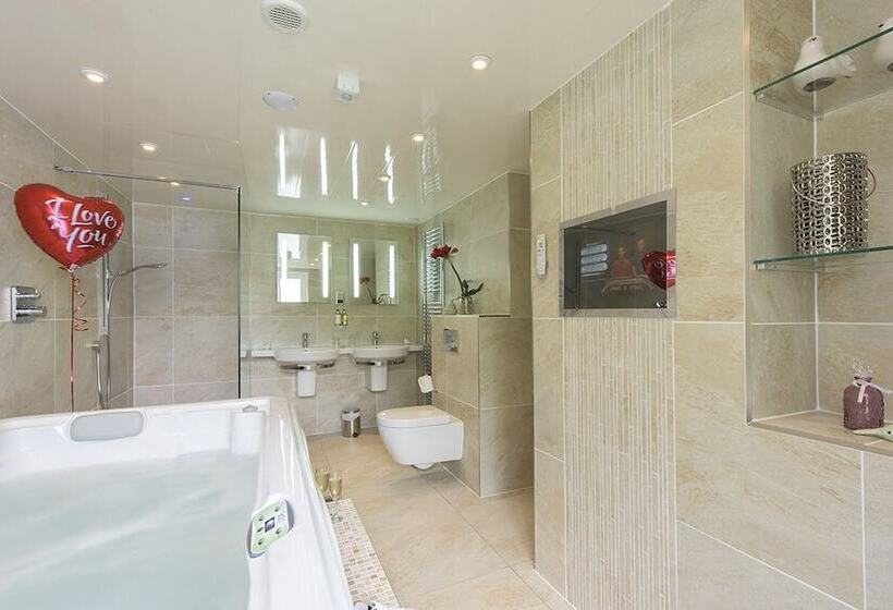 בית מלון כפרי Aphrodites Group