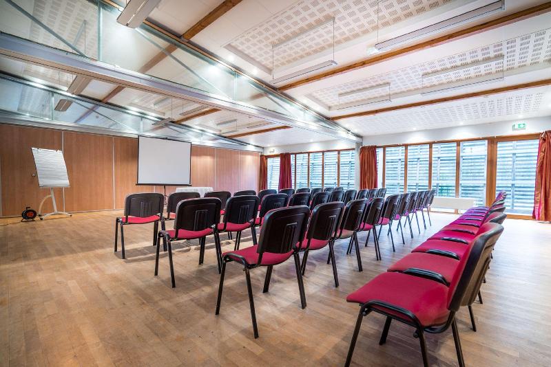 Отель Best Western Ile De France Hôtel & Spa