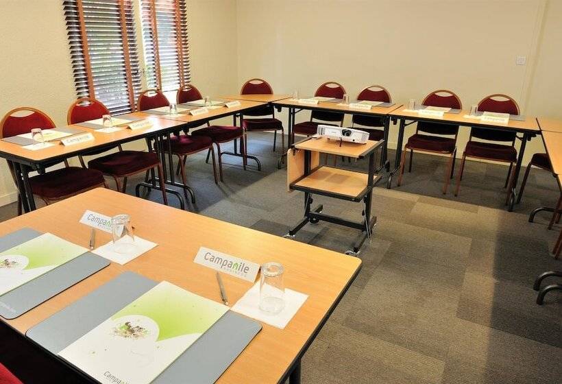 Hotel Campanile Clermont Ferrand ~ Aubière