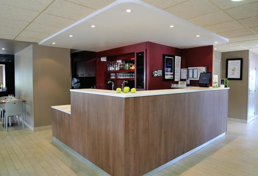 Hotel Campanile Clermont Ferrand ~ Aubière