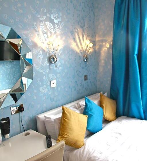 בית מלון כפרי Crompton Guest House