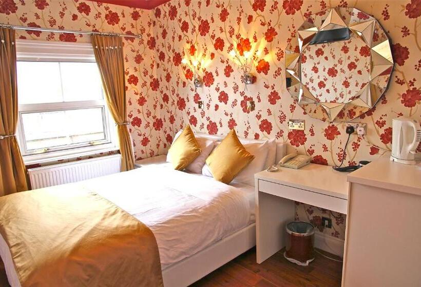 בית מלון כפרי Crompton Guest House