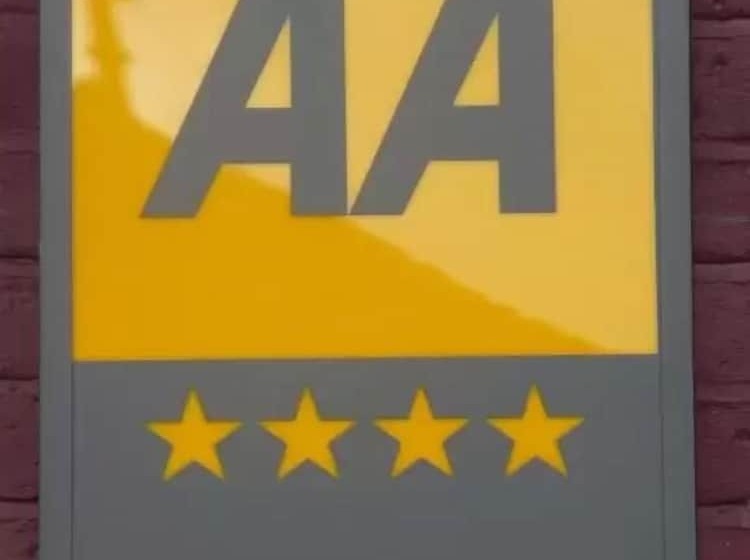 בית מלון כפרי Crompton Guest House