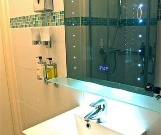 בית מלון כפרי Crompton Guest House