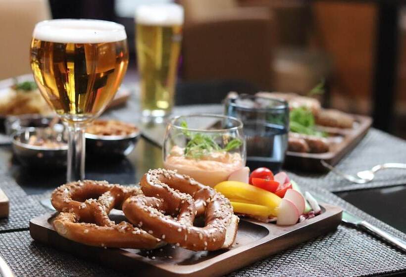 בית מלון כפרי Crowne Plaza Budapest, An Ihg